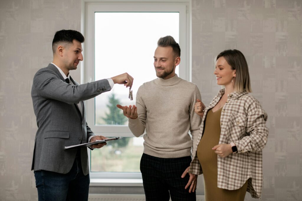 Con el Curso de Agente Inmobiliario, aprende todo sobre el negocio de bienes raíces y brinda un servicio de calidad